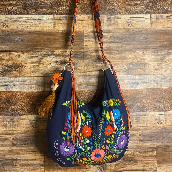 Traditional Embroidered Bag with Tassels. - Picture 2 of 6